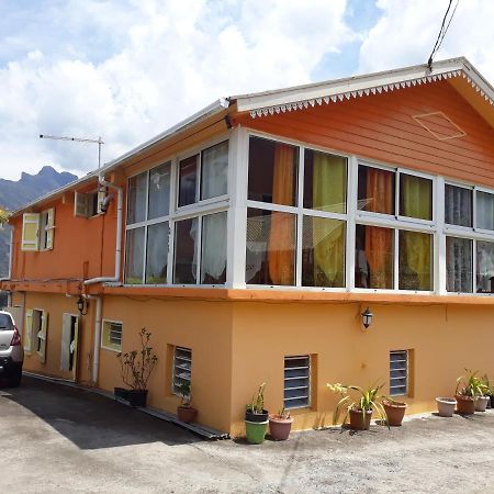 Petite Fleur De Lentilles Bed & Breakfast Cilaos Exterior foto